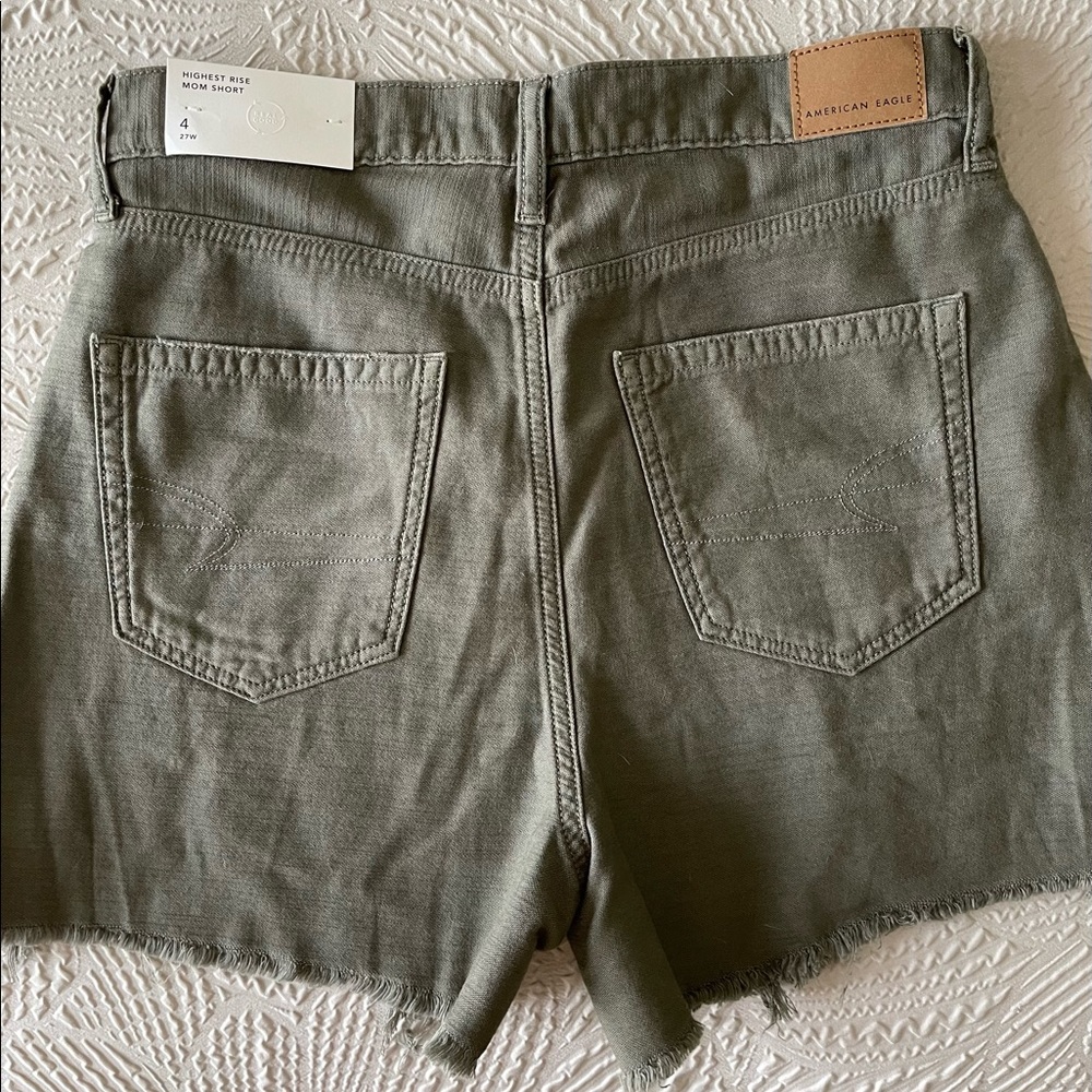 American Eagle Highest Rise Mom Short Olive size 4